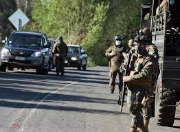 Militares patrullan en las rutas de la Patagonia chilena