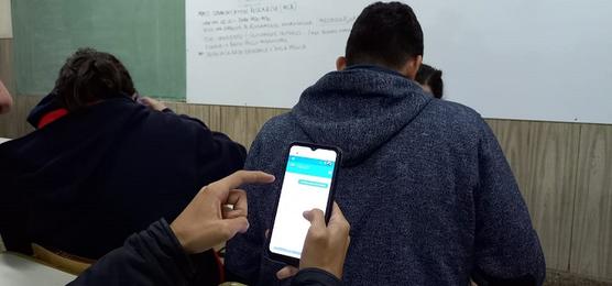 Celular en la escuela