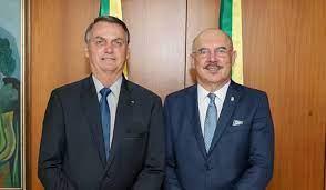 Ribeiro junto a su jefe Bolsonaro