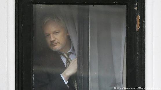 Julian Assange durante su asilo en la Embajada de Ecuador en Londres