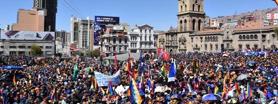 La multitud que participó de la movilización en Plaza San Francisco de La Paz