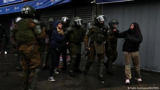 Carabineros de Chile durante la protesta estudiantil.