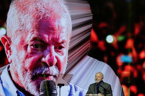 Lula da Silva en un centro de convenciones, en San Pablo (foto: ANSA)