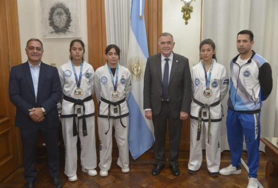 Ganadores estuvieron con el gobernador