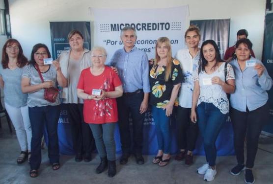 Entrega de microcréditos 