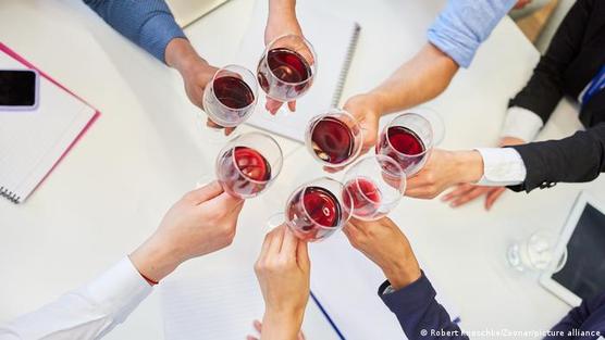 Todos celebran: la semana laboral de cuatro días deja satisfechos a empleados y empleadores.