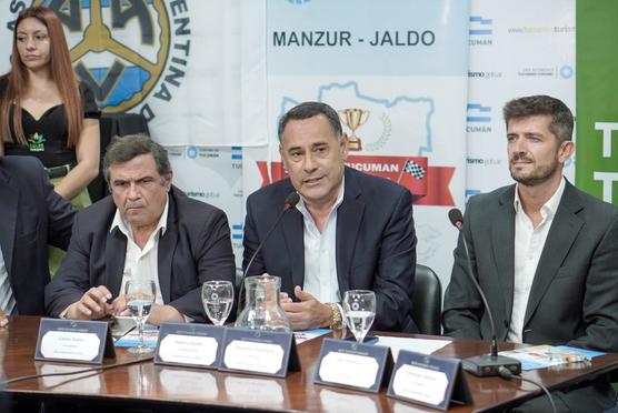 Intendente, legisladores y funcionarios en el lanzamiento ayer