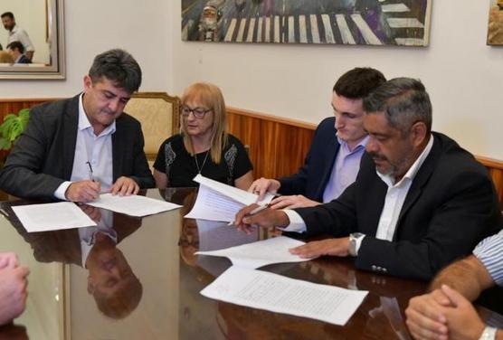 Firma con empresa contratista 