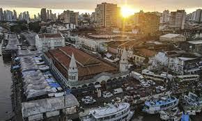 Vista aérea de una sección del mercado Ver-o-Peso, en Belém (Brasil). EFE/Antonio Lacerda