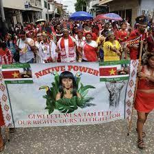 Indígenas de varias tribus de Surinam participan en una 'Marcha Silenciosa' 