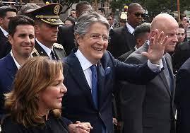 Lasso y su esposa llegan al congreso ecuatoriano ayer