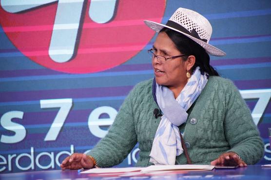 La ministra de Culturas, Sabina Orellana, en entrevista con Bolivia Tv.