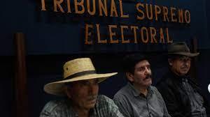 Líderes indígenas en la sede del Tribunal Supremo Electoral en Ciudad de Guatemala el 5 de julio de 2023 © Orlando ESTRADA / AFP