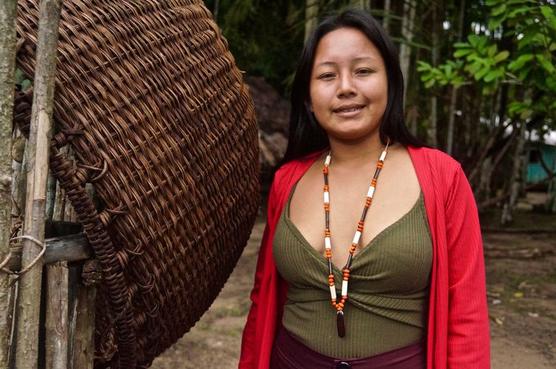 Una de las guardianas es Elizangela Baré, líder de la Asociación de Mujeres Indígenas del Alto Río Negro