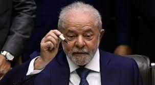 Lula con la lapicera