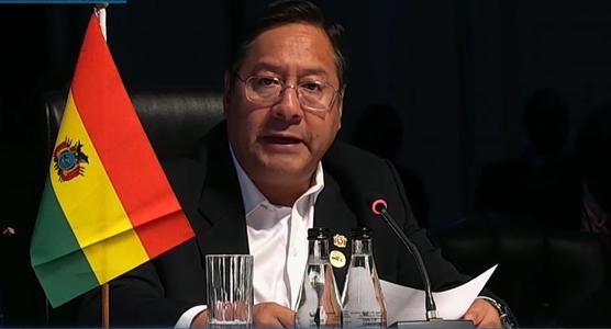 El presidente del Estado, Luis Arce, durante su intervención en la XV Cumbre de los BRICS. Foto ABI