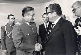 Pinochet y su cómplice Henry Kissinger