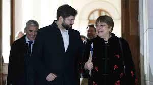 Boric y Bachelet durante la entrevista