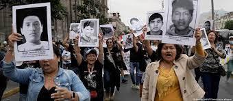 Madres de jóvenes asesinados durante protestas en Lima