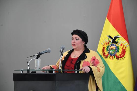 La ministra María Nela Prada en conferencia de prensa.