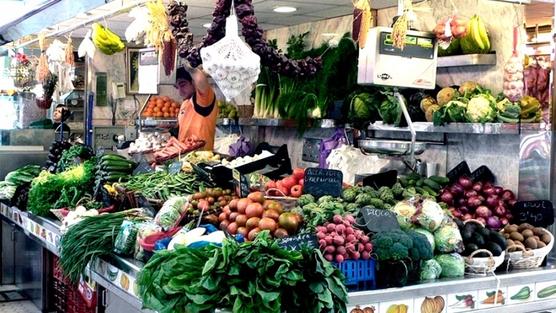 Frutas y verduras por las nubes