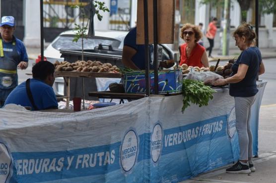 Se pueden conseguir desde pan a huevos a precios populares