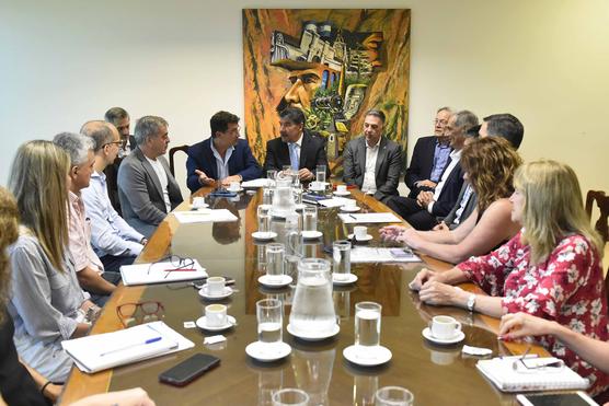 Acevedo presidió la reunión de Salud con los famaceúticos locales