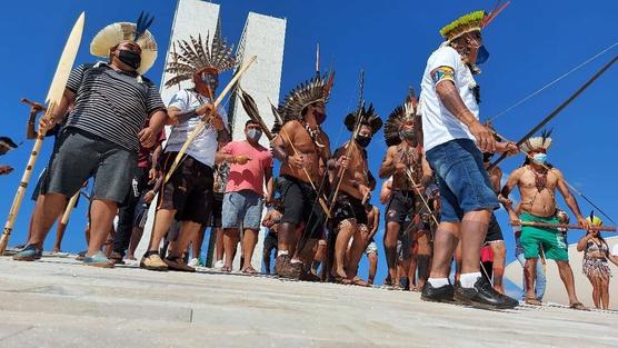 Los manifestantes pidieron la demarcación de tierras y el apoyo a la agricultura.