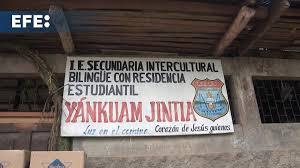 El cartel del internado amazónico Yankuam Jintia (Luz en el camino, en la lengua indígena achuar)