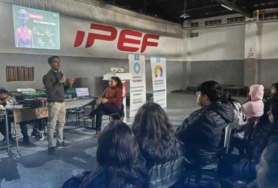 Cerca de un centenar de estudiantes participaron de un laboratorio de innovación pública.