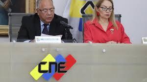 Las autoridades de la CNE