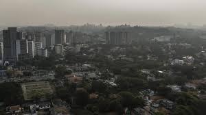 Vista de la ciudad de Sao Paulo, que ayer lunes figuró como la más contaminada del mundo - © Carlos FABAL / AFP 