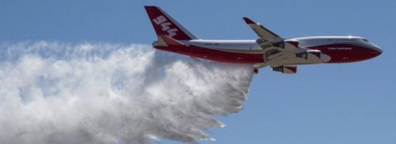 Uno de los aviones Tanker que se usan en los incendios forestales