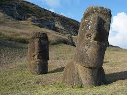 Unos moáis de la isla de Pascua, en Chile -  © Pablo Cozzaglio / AFP/Archivos