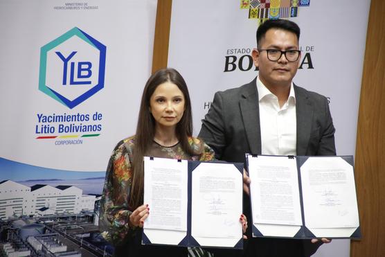 El documento fue firmado por el presidente de YLB, Omar Alarcón, y la representante de Uranium One Group, Larisa Lysova. ABI