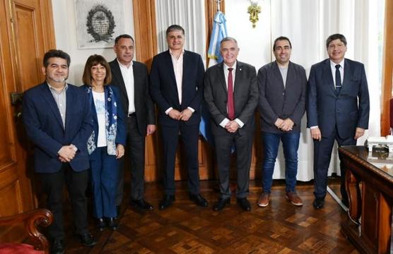 Jaldo junto a delegación