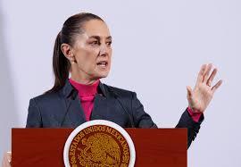 Claudia Sheinbaum, habla durante una rueda de prensa ayer viernes, en Palacio Nacional en Ciudad de México (México). EFE/ Mario 